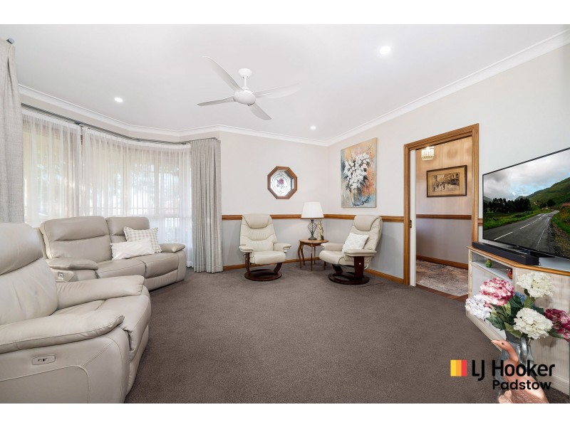 30 Leah Avenue, Picnic Point NSW 2213