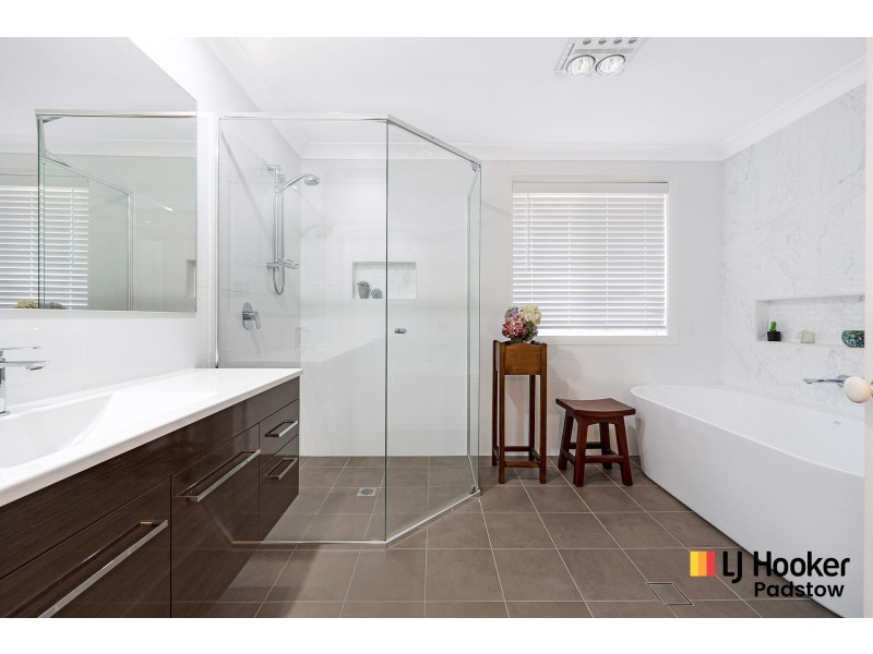 30 Leah Avenue, Picnic Point NSW 2213