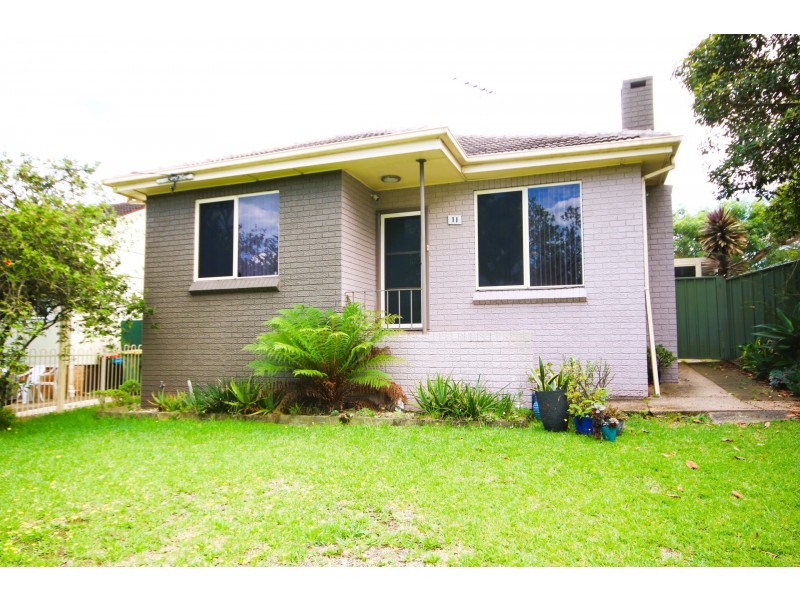 11 Dalziel Avenue, Panania NSW 2213