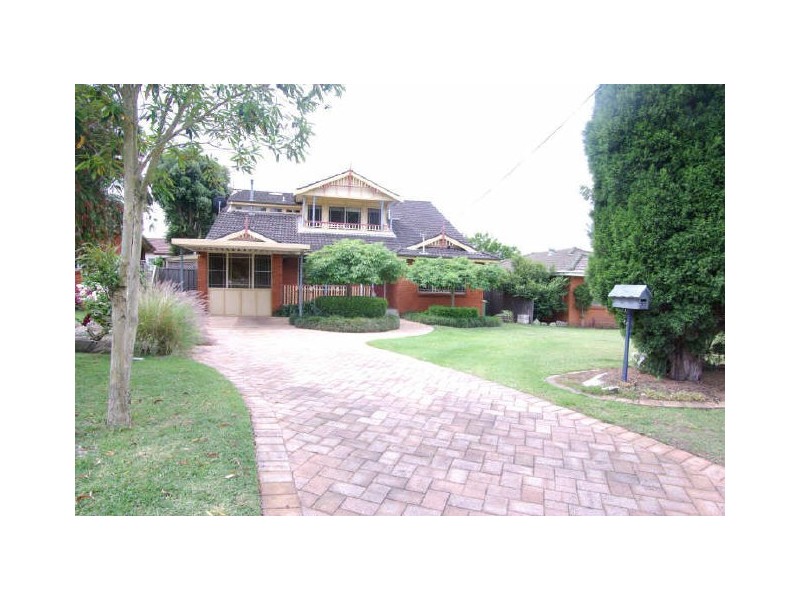 28 Seidel Ave, Picnic Point NSW 2213