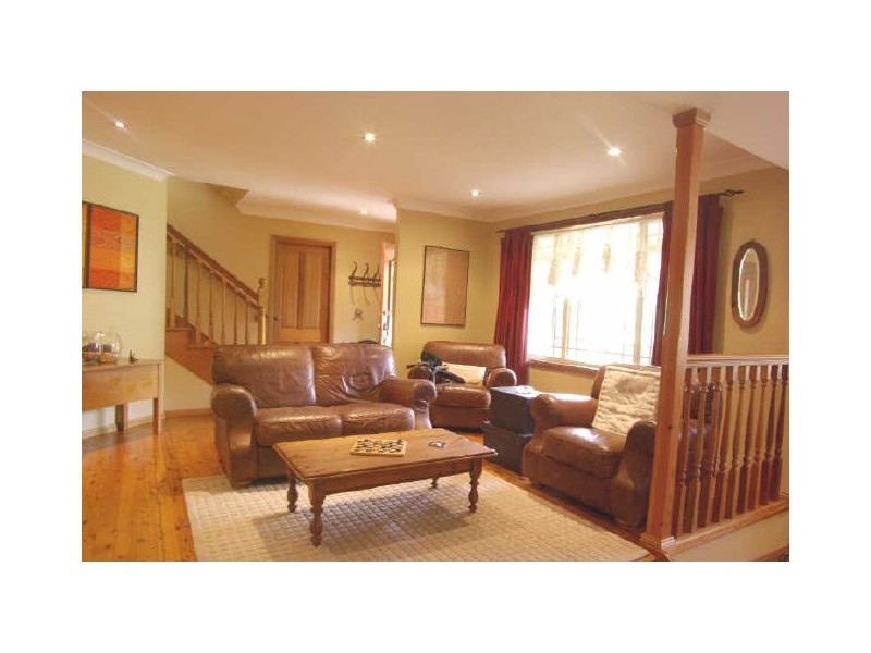 28 Seidel Ave, Picnic Point NSW 2213