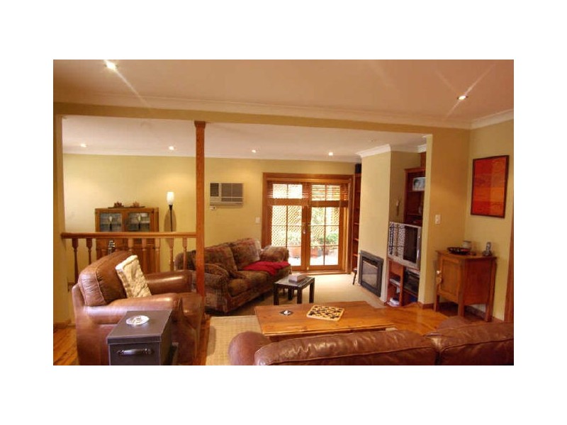 28 Seidel Ave, Picnic Point NSW 2213
