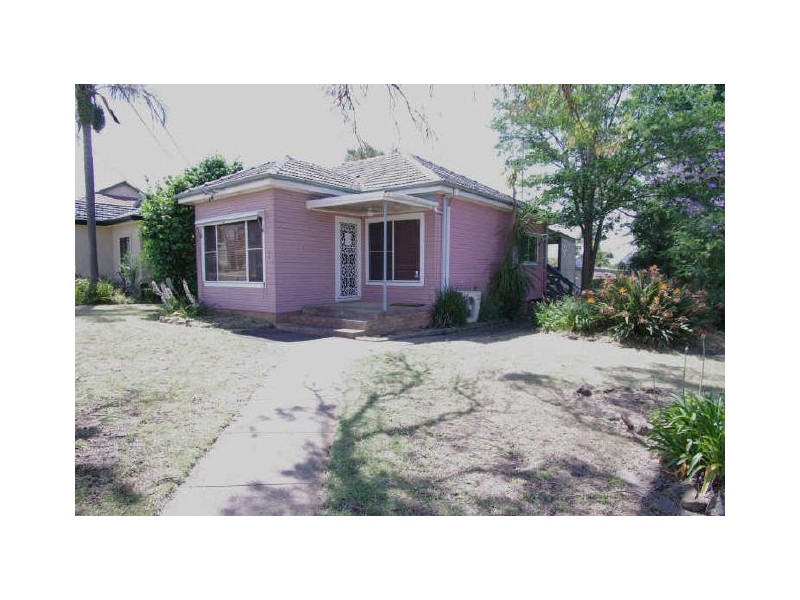 2 Seidel Avenue, Picnic Point NSW 2213