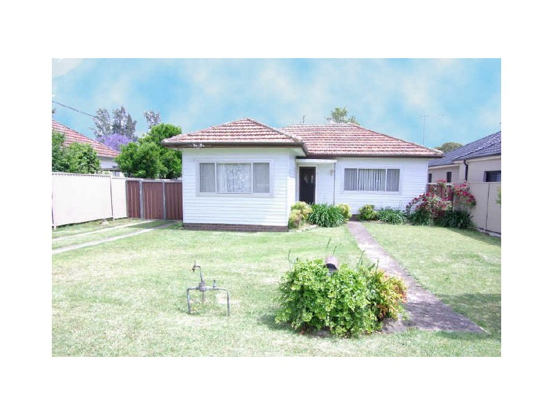 4 Homelea Ave, Panania NSW 2213