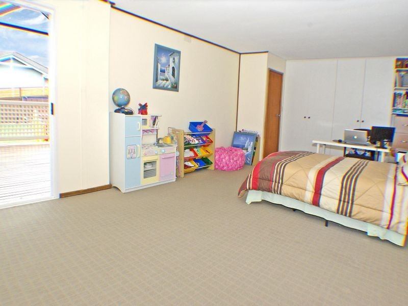 40 Henry Kendall Avenue, Padstow Heights NSW 2211