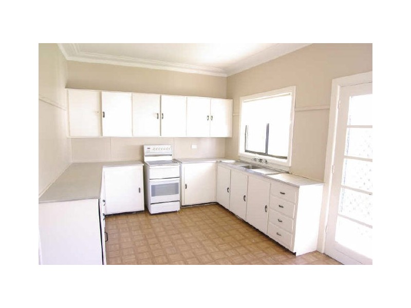 2 Kerrie Crescent, Panania NSW 2213