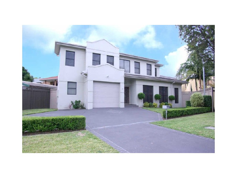 2 Elliott Street, Picnic Point NSW 2213