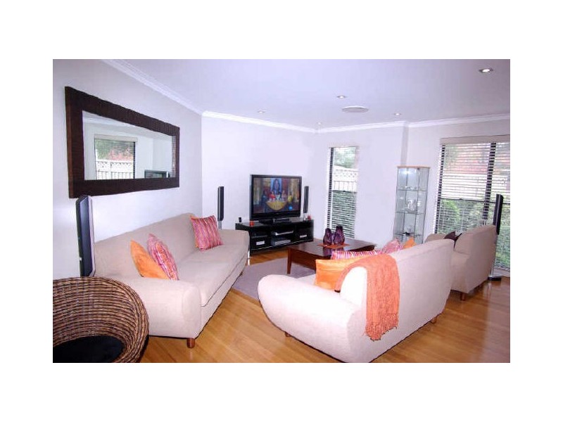 2 Elliott Street, Picnic Point NSW 2213