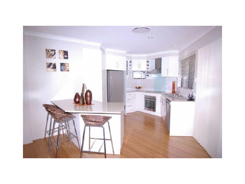 2 Elliott Street, Picnic Point NSW 2213