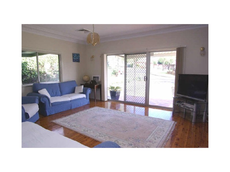 9 McIntosh Ave, Padstow Heights NSW 2211