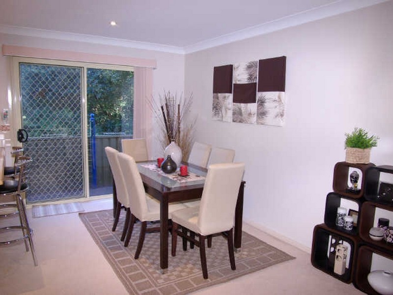 2/5 Henry Kendall Ave, Padstow Heights NSW 2211