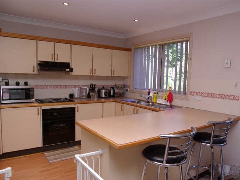 2/5 Henry Kendall Ave, Padstow Heights NSW 2211