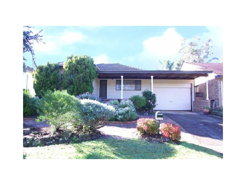 19 Drysdale Avenue, Picnic Point NSW 2213