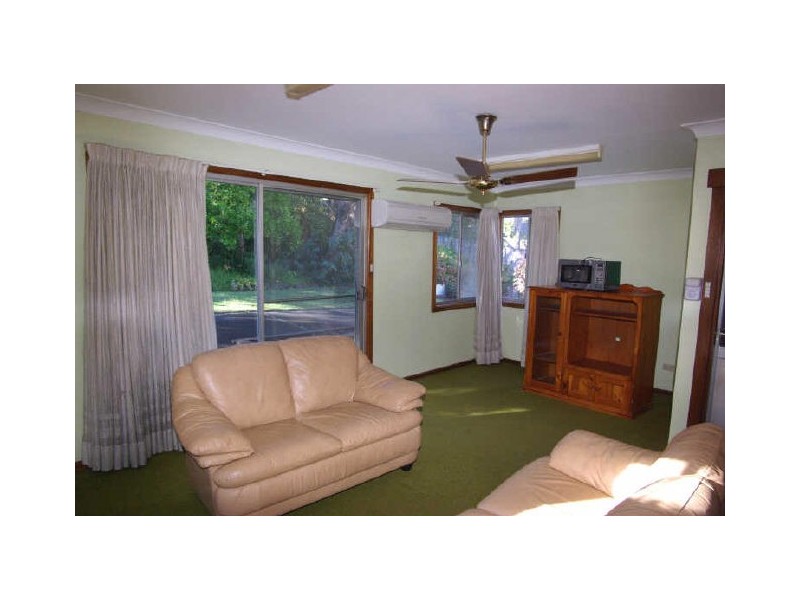19 Drysdale Avenue, Picnic Point NSW 2213