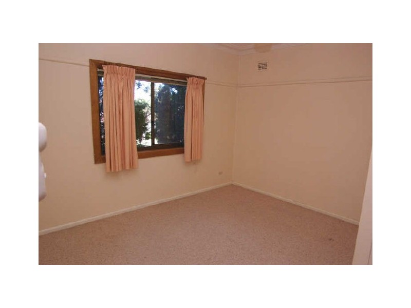 19 Drysdale Avenue, Picnic Point NSW 2213