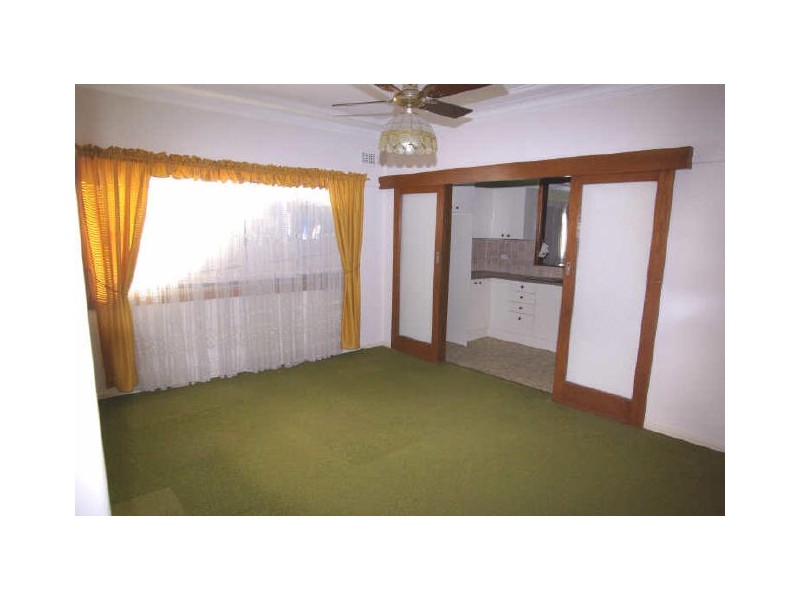 19 Drysdale Avenue, Picnic Point NSW 2213