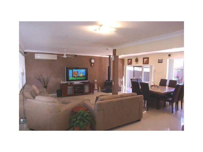 11 Lentara Court, Georges Hall NSW 2198