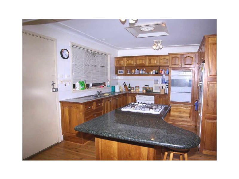 27 Valmay Avenue, Picnic Point NSW 2213