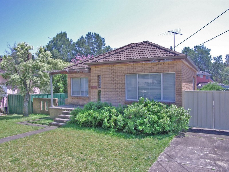 26 Enright Avenue, East Hills NSW 2213