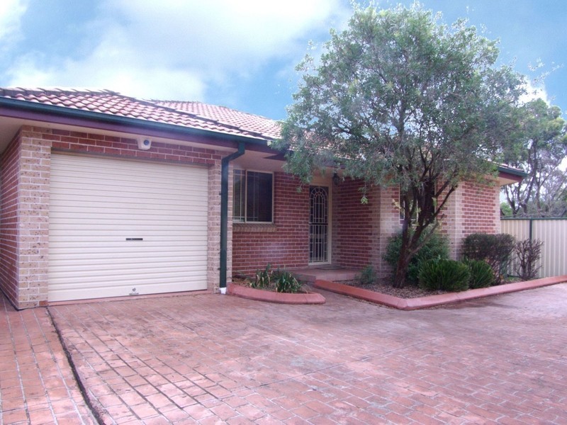 3/23 Parkview Street, Picnic Point NSW 2213