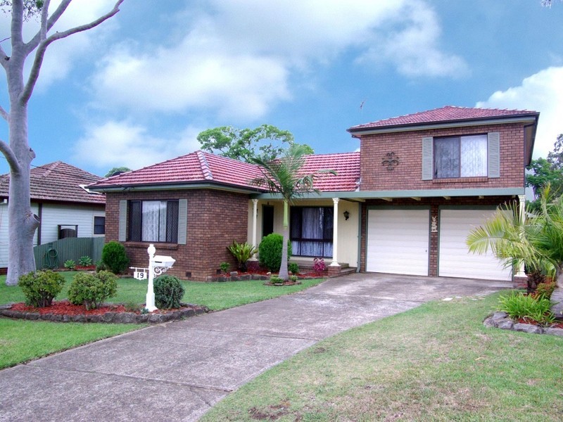 19 Kiora Street, Panania NSW 2213