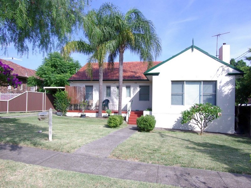10 Peffer Street, Panania NSW 2213