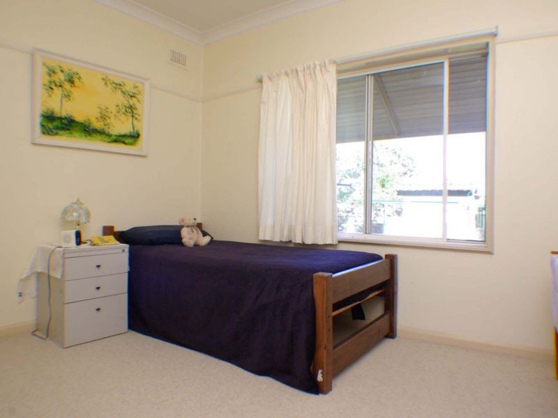 42 Chamberlain Road, Padstow NSW 2211