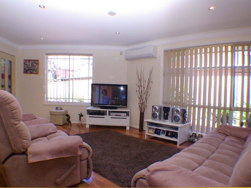 3/9 Broe Avenue, East Hills NSW 2213