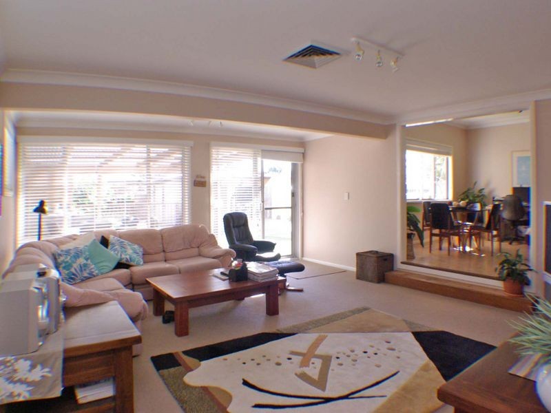 28 Rivenoak Avenue, Padstow NSW 2211