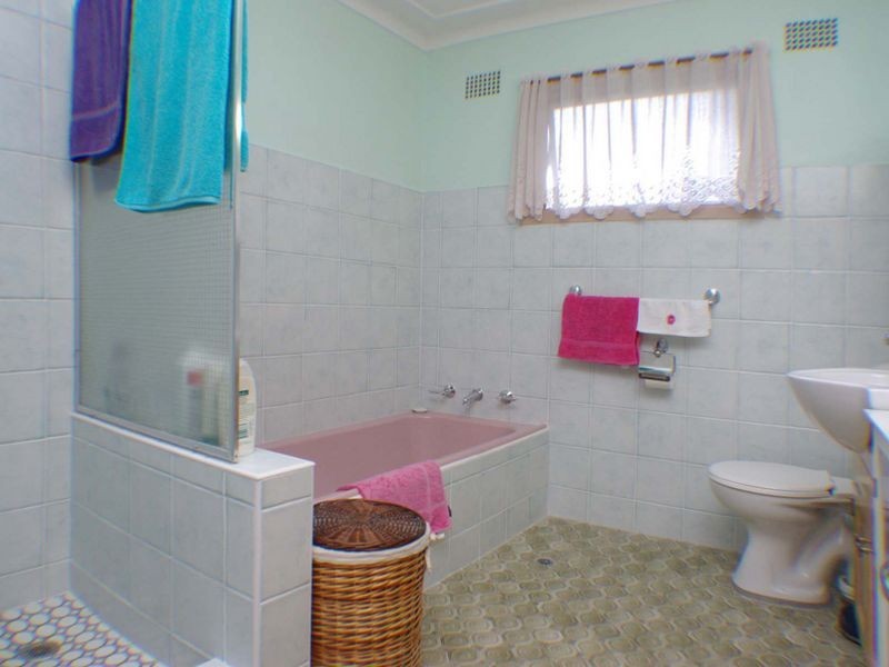 14 Hall Cres, Padstow Heights NSW 2211