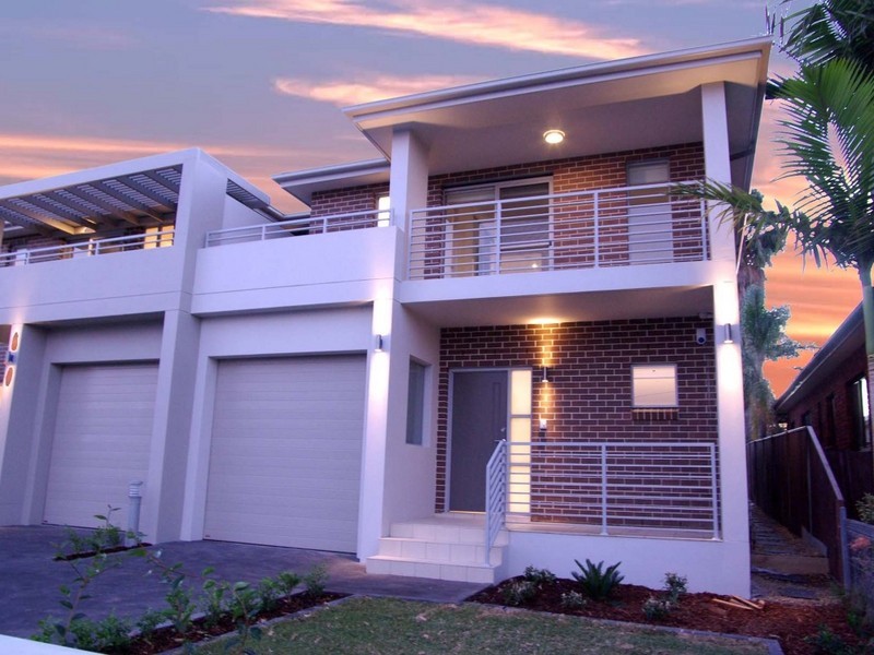 2/18 Gosling Street, Greenacre NSW 2190