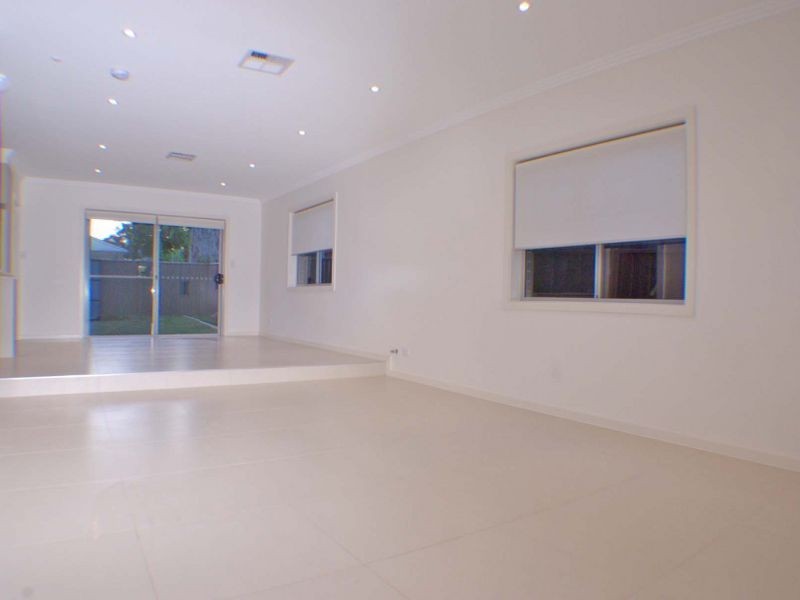 2/18 Gosling Street, Greenacre NSW 2190