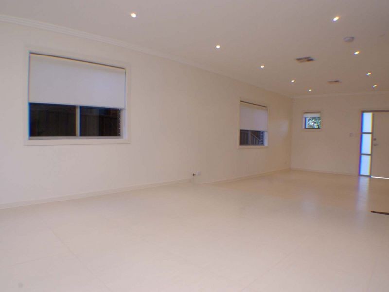 2/18 Gosling Street, Greenacre NSW 2190