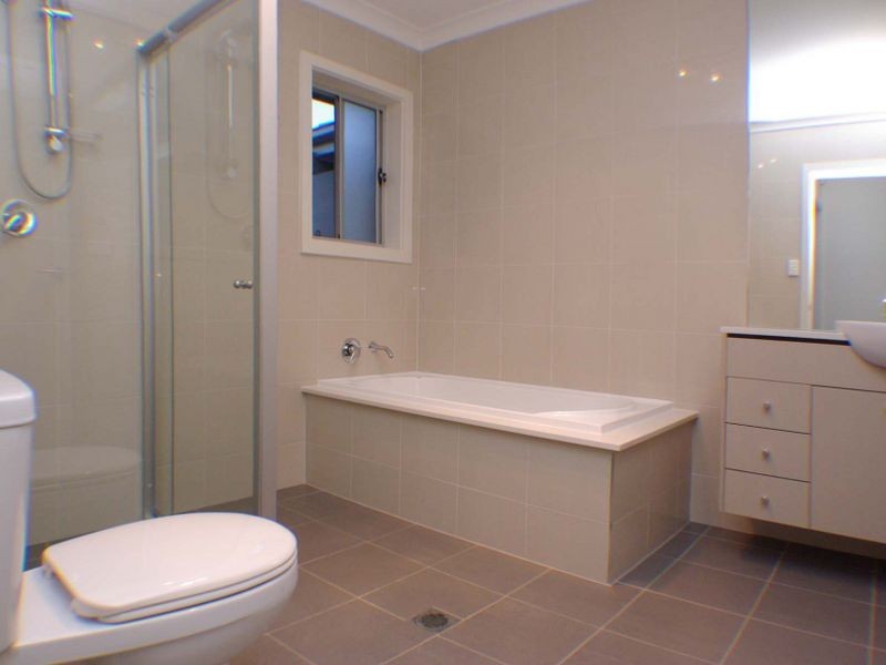 2/18 Gosling Street, Greenacre NSW 2190