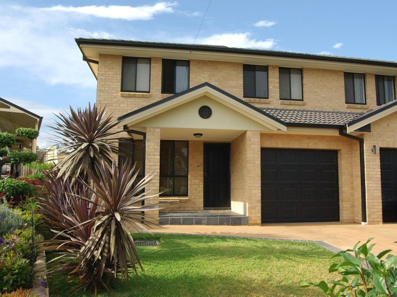 4A Leeton Crescent, Panania NSW 2213