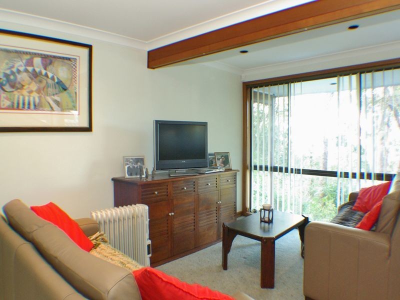 17 Charlotte Place, Illawong NSW 2234