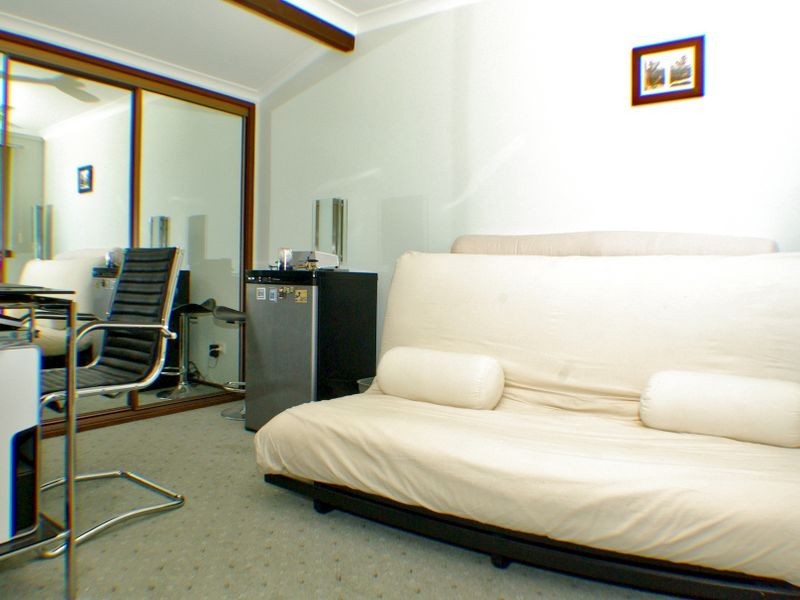 17 Charlotte Place, Illawong NSW 2234