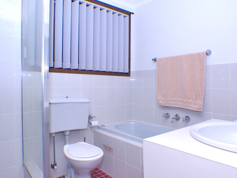 17 Charlotte Place, Illawong NSW 2234