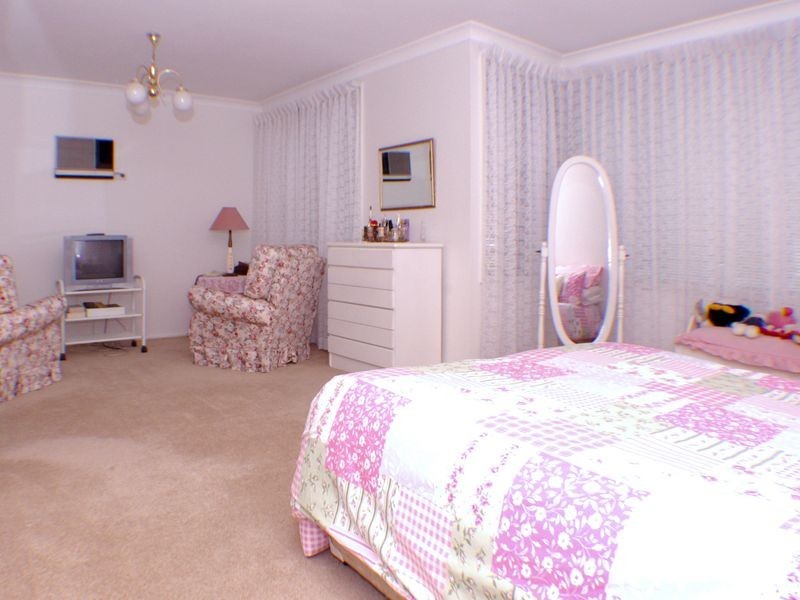 82 Rex Road, Georges Hall NSW 2198