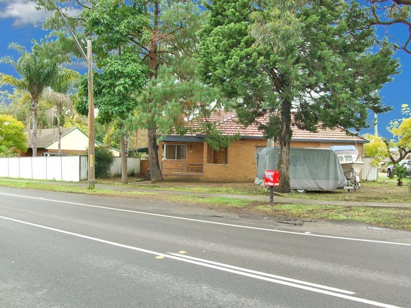 715 Henry Lawson Drive, East Hills NSW 2213