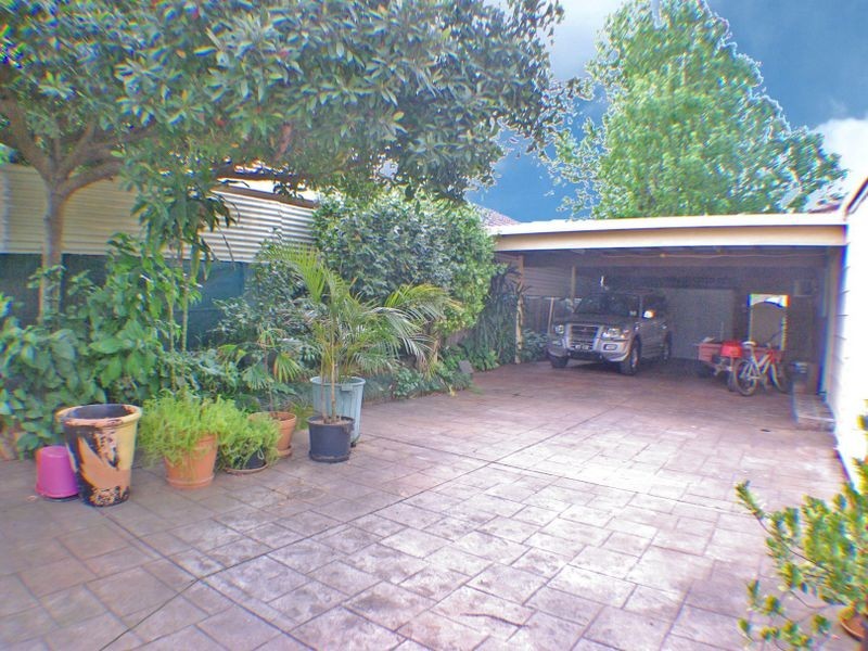 142 Picnic Point Road, Picnic Point NSW 2213