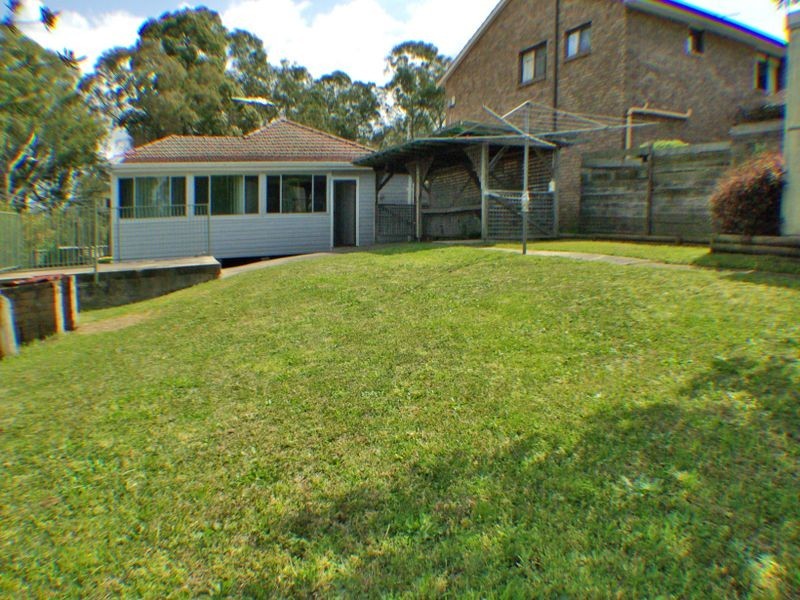 2 Cook Crescent, East Hills NSW 2213
