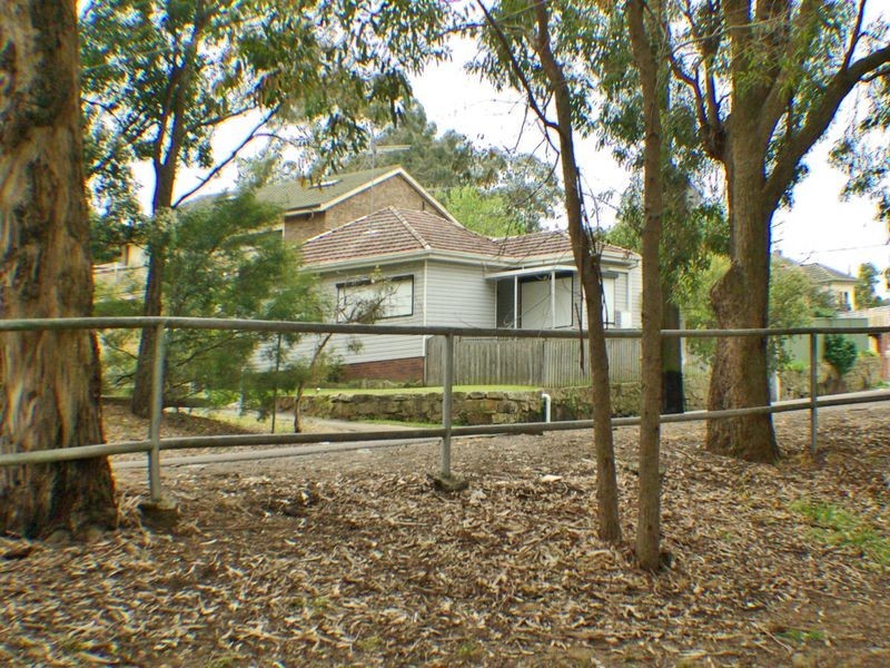 2 Cook Crescent, East Hills NSW 2213