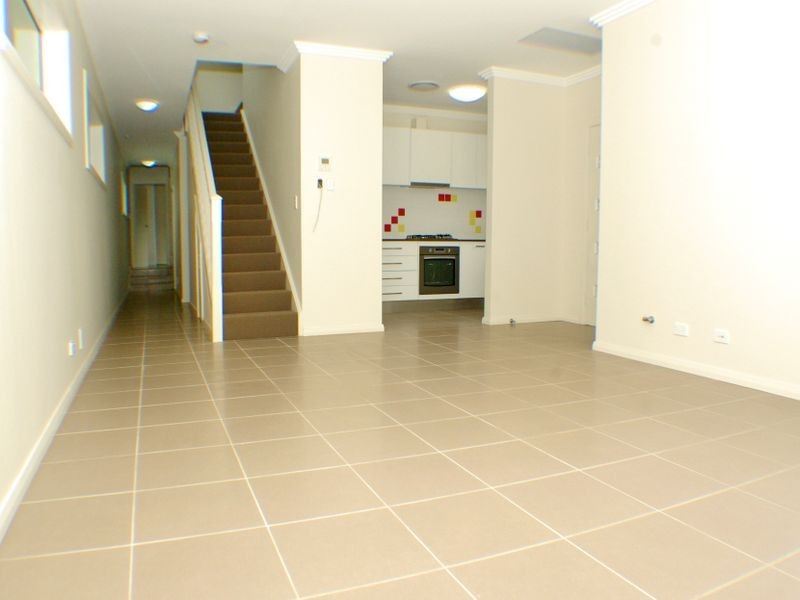 8/29-31 Gosling Street, Greenacre NSW 2190