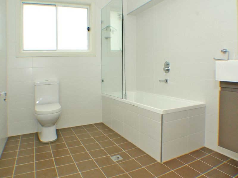 8/29-31 Gosling Street, Greenacre NSW 2190