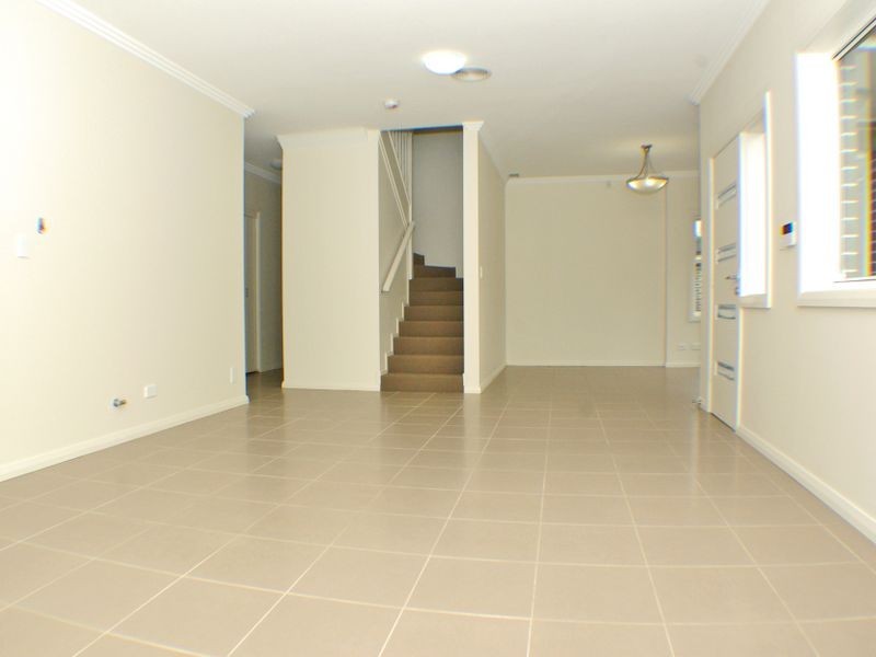 2/29-31 Gosling Street, Greenacre NSW 2190