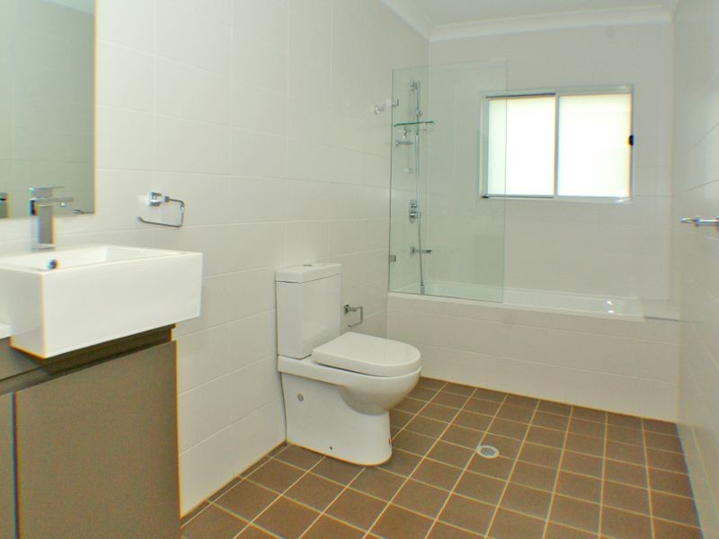 2/29-31 Gosling Street, Greenacre NSW 2190