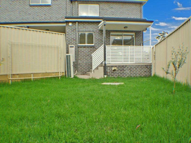 2/29-31 Gosling Street, Greenacre NSW 2190
