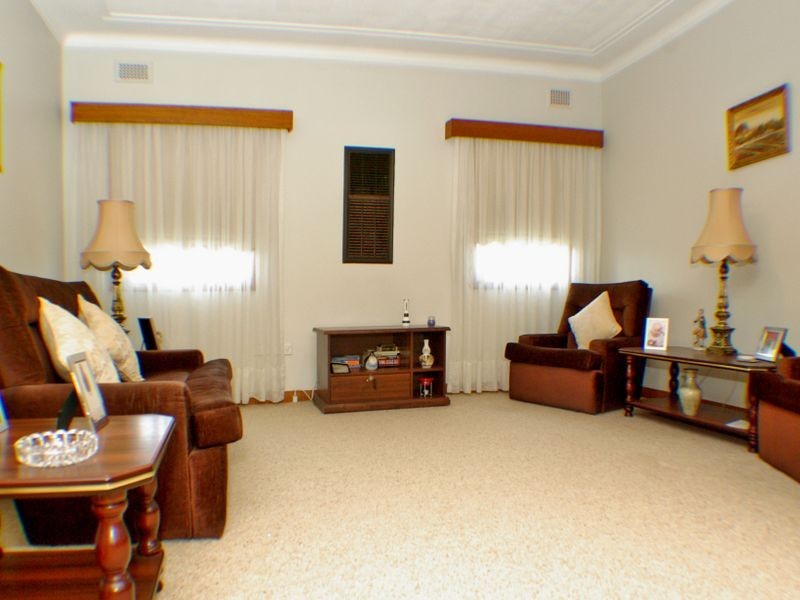 74 Chamberlain Road, Padstow NSW 2211