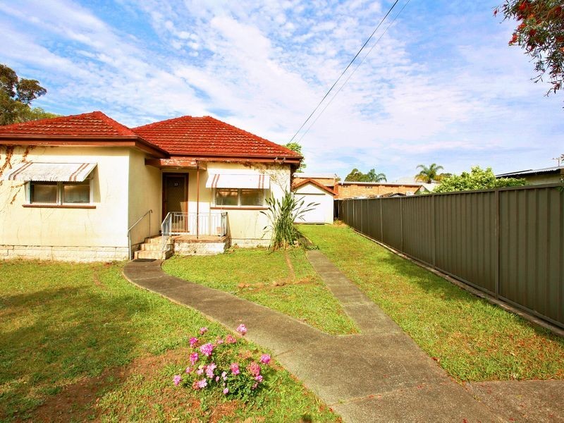 33 Panania Avenue, Panania NSW 2213